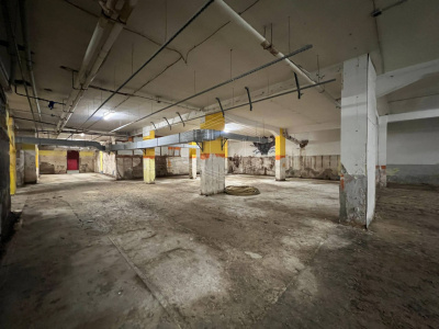 Ampio locale in Via Nuova Poggioreale 33, Napoli (NA)