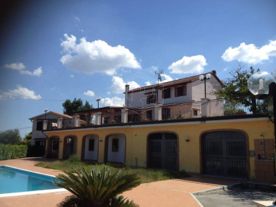 Villa con piscina e giardino in Via Macchianella 19, Castelvetere (AV)