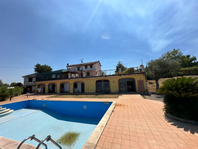 Villa con piscina e giardino in Via Macchianella 19, Castelvetere (AV)