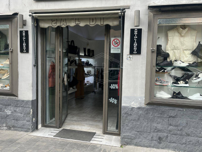 Locale Commerciale in Corso Secondigliano 461, Napoli (NA)