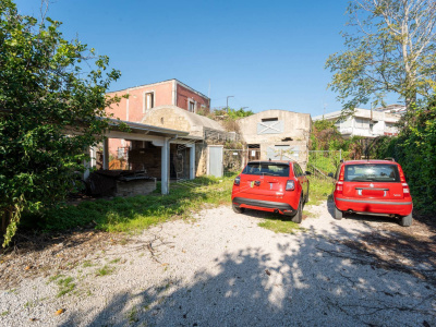 Locale in Via Risorgimento Snc, Bacoli (NA)