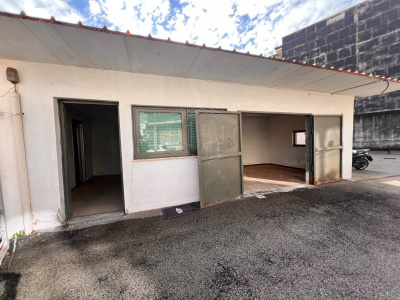 Locale Commerciale con area esterna in Via Vicinale Campanile 123, Napoli (NA)