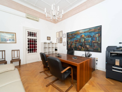 7 vani panoramico in Via A. D'Isernia 31, Napoli (NA)