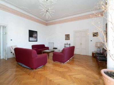 7 vani panoramico in Via A. D'Isernia 31, Napoli (NA)