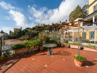 Villa con vista mare in Via San Gennaro Agnano, Pozzuoli (NA)