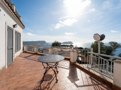 Villa con vista mare in Via San Gennaro Agnano, Pozzuoli (NA)