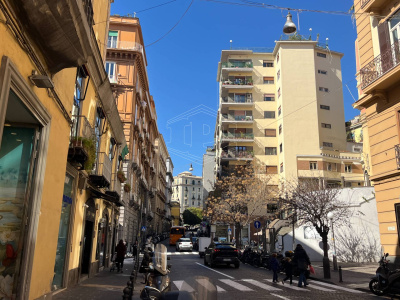 Locale Commerciale in Via Dei Mille 72, Napoli (NA)