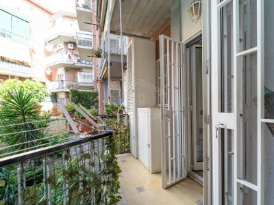 5 locali in Via Marcello Candia 10, Napoli (NA)