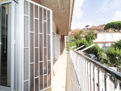 5 locali in Via Marcello Candia 10, Napoli (NA)