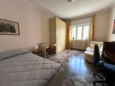 5 locali in Via Marcello Candia 10, Napoli (NA)