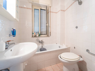 Trilocale in Via Enrico Cosenz 26, Napoli (NA)