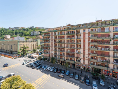 5 Vani in Viale Augusto 9, Napoli (NA)