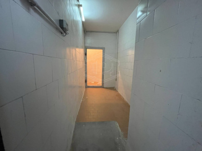Deposito interno palazzo in Via Antignano 11, Napoli (NA)