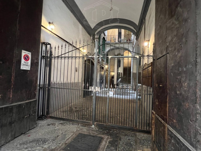 Camere in affitto in Via Nardones 38, Napoli (NA)