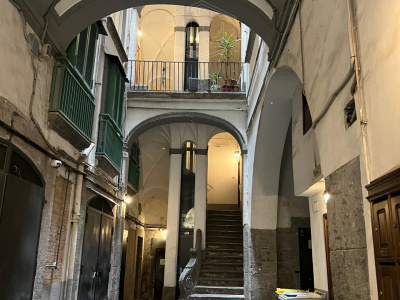 Camere in affitto in Via Nardones 38, Napoli (NA)