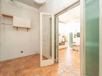 Soluzione Semi-indipendente in Via Miano 121, Napoli (NA)