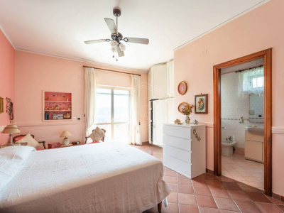 Villa in Via Cupa Terracina 87/a, Napoli (NA)