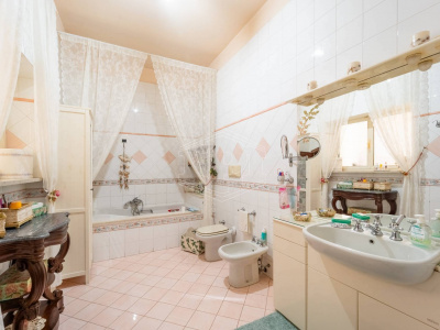 Villa in Via Cupa Terracina 87/a, Napoli (NA)