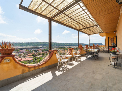 Villa in Via Cupa Terracina 87/a, Napoli (NA)