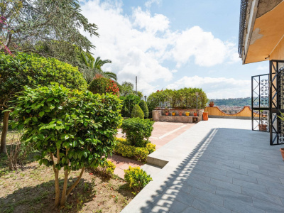 Villa in Via Cupa Terracina 87/a, Napoli (NA)