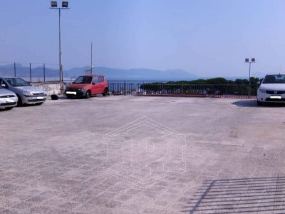 Ampio deposito in Via Nazionale 199, Torre del Greco (NA)