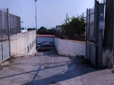 Ampio deposito in Via Nazionale 199, Torre del Greco (NA)