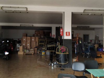 Ampio deposito in Via Nazionale 199, Torre del Greco (NA)