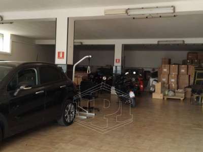 Ampio deposito in Via Nazionale 199, Torre del Greco (NA)