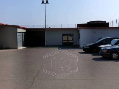 Ampio deposito in Via Nazionale 199, Torre del Greco (NA)