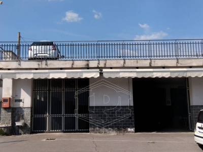 Ampio deposito in Via Nazionale 199, Torre del Greco (NA)