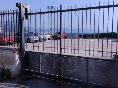 Ampio deposito in Via Nazionale 199, Torre del Greco (NA)