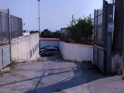 Ampio deposito in Via Nazionale 199, Torre del Greco (NA)