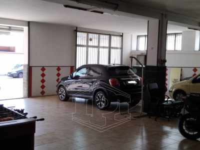 Ampio deposito in Via Nazionale 199, Torre del Greco (NA)