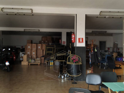 Ampio deposito in Via Nazionale 199, Torre del Greco (NA)