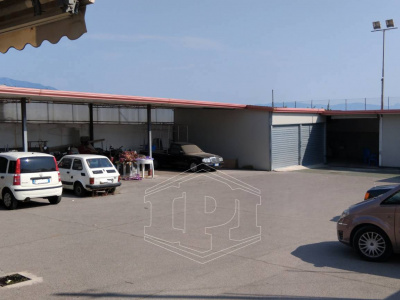 Ampio deposito in Via Nazionale 199, Torre del Greco (NA)