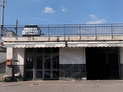 Ampio deposito in Via Nazionale 199, Torre del Greco (NA)