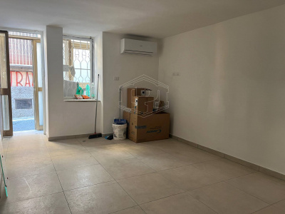 Bilocale parzialmente arredato in Via San Giacomo dei Capri 90, Napoli (NA)
