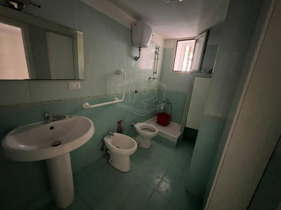 Bilocale parzialmente arredato in Via San Giacomo dei Capri 90, Napoli (NA)