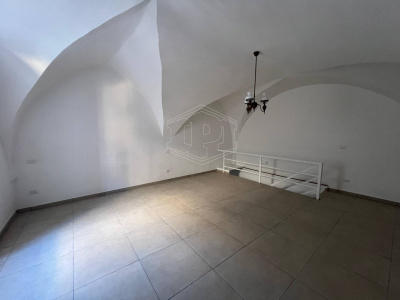 Bilocale parzialmente arredato in Via San Giacomo dei Capri 90, Napoli (NA)