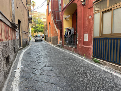 Bilocale parzialmente arredato in Via San Giacomo dei Capri 90, Napoli (NA)