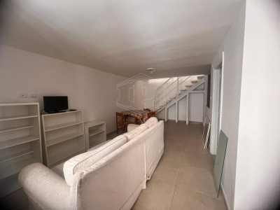 Bilocale parzialmente arredato in Via San Giacomo dei Capri 90, Napoli (NA)