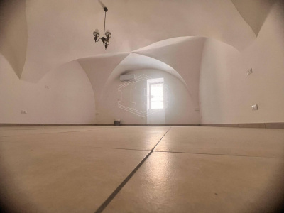 Bilocale parzialmente arredato in Via San Giacomo dei Capri 90, Napoli (NA)