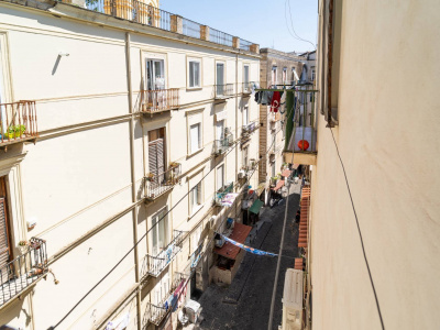 7 vani in Salita Capodimonte 98, Napoli (NA)