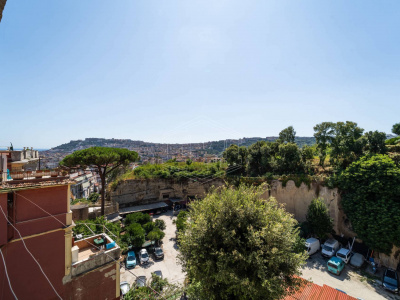 7 vani in Salita Capodimonte 98, Napoli (NA)