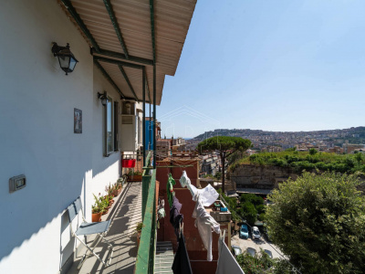 7 vani in Salita Capodimonte 98, Napoli (NA)