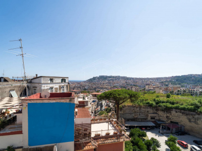 7 vani in Salita Capodimonte 98, Napoli (NA)