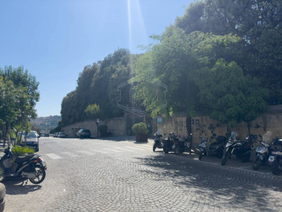 7 vani in Salita Capodimonte 98, Napoli (NA)