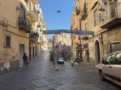 7 vani in Salita Capodimonte 98, Napoli (NA)