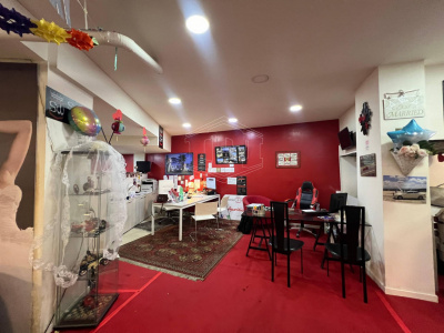 Locale in Via San Giacomo dei Capri 63, Napoli (NA)