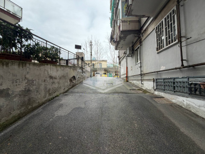 Locale in Via San Giacomo dei Capri 63, Napoli (NA)